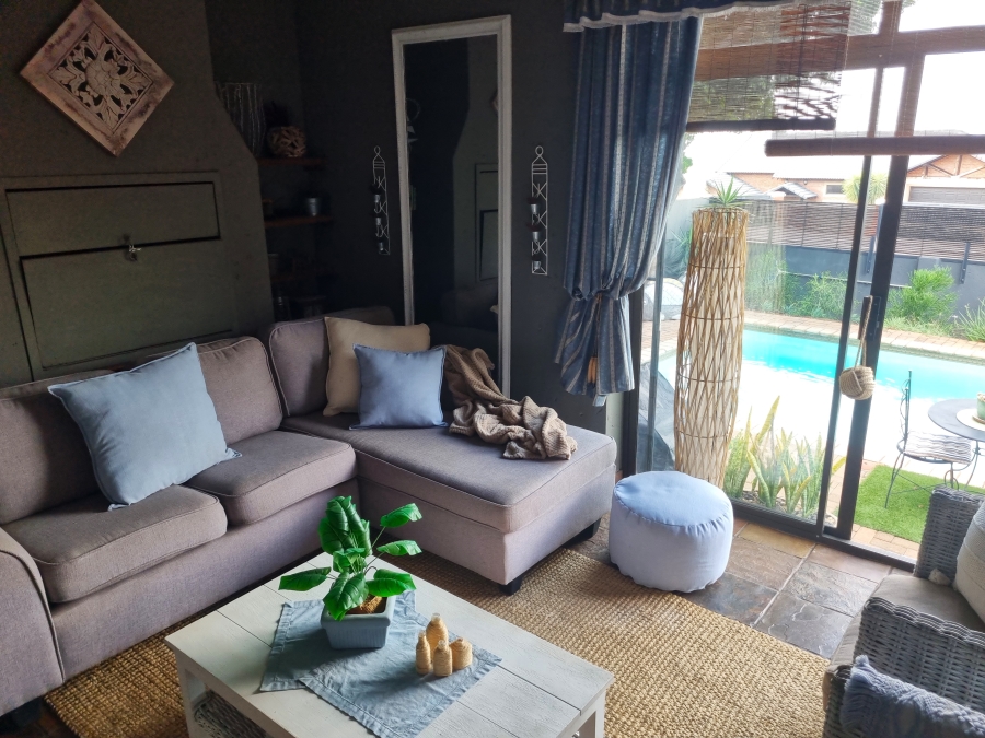 4 Bedroom Property for Sale in Boschdal North West